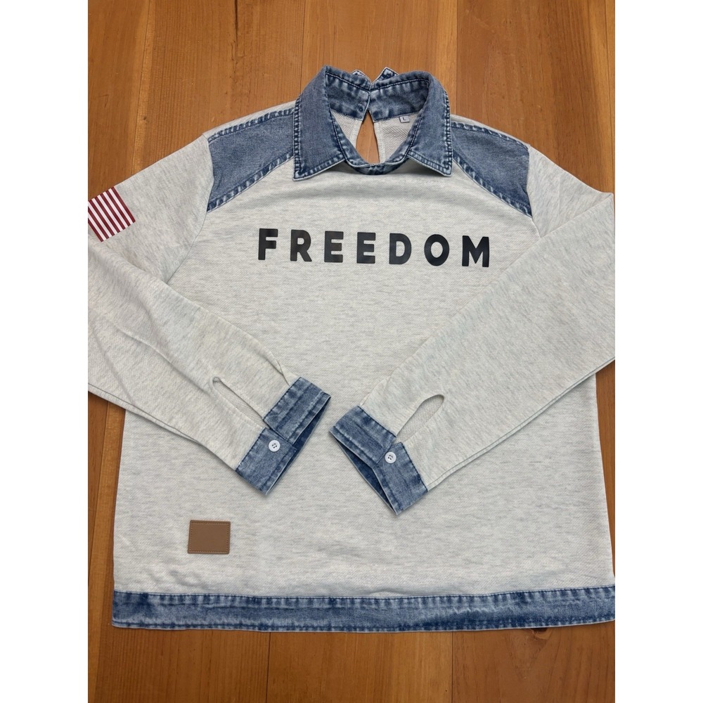 Freedom Patriotic Knit Top Womens Large Gray Denim Collar USA Flag Graphic